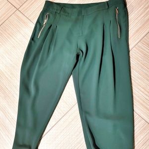Emerald green low waisted Capri pants